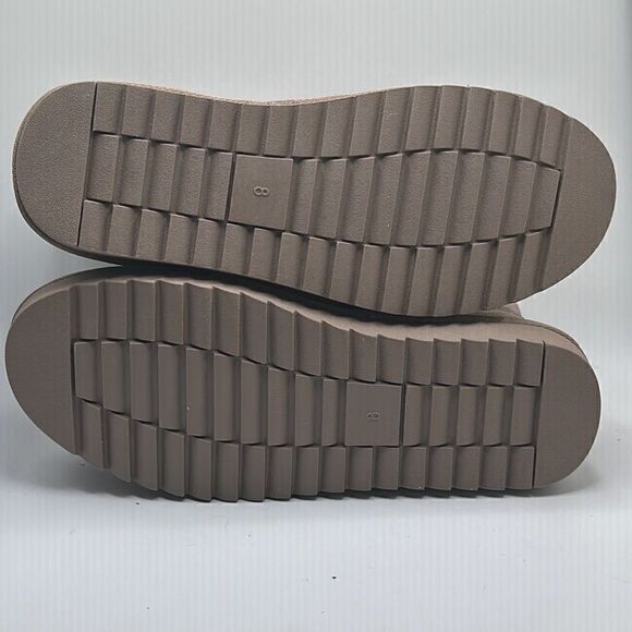 CUSHIONAIRE Women’s Cozy Boot 8 TAUPE - Picture 5 of 7